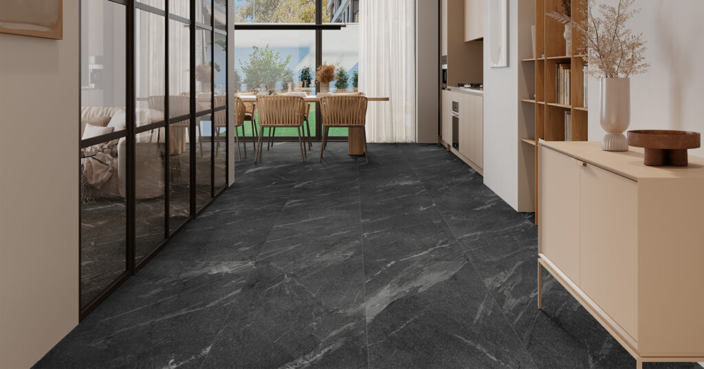 Sterling Black-pasillo