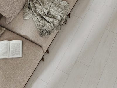 Porcelanato tipo madera - sala